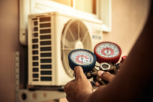 Professional Ac Installation technician working in Frisco, TX
